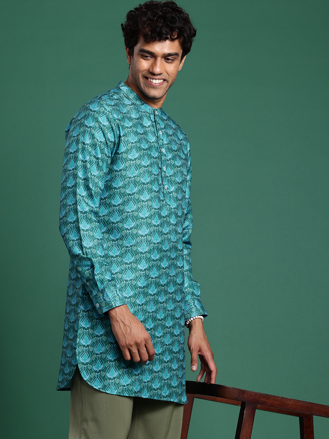 

Sangria Ethnic Motifs Printed Kurta, Teal