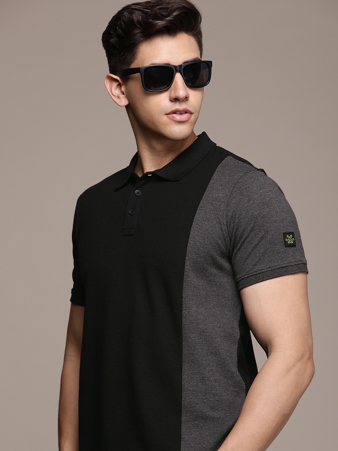 

WROGN Colourblocked Polo Collar Slim Fit T-shirt, Black