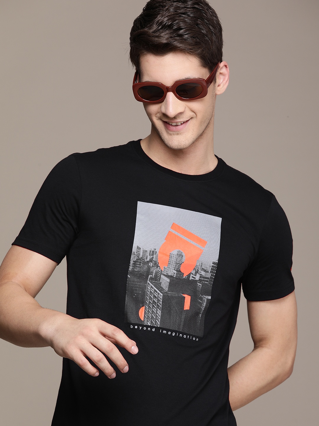 

WROGN Graphic Printed Slim Fit T-shirt, Black