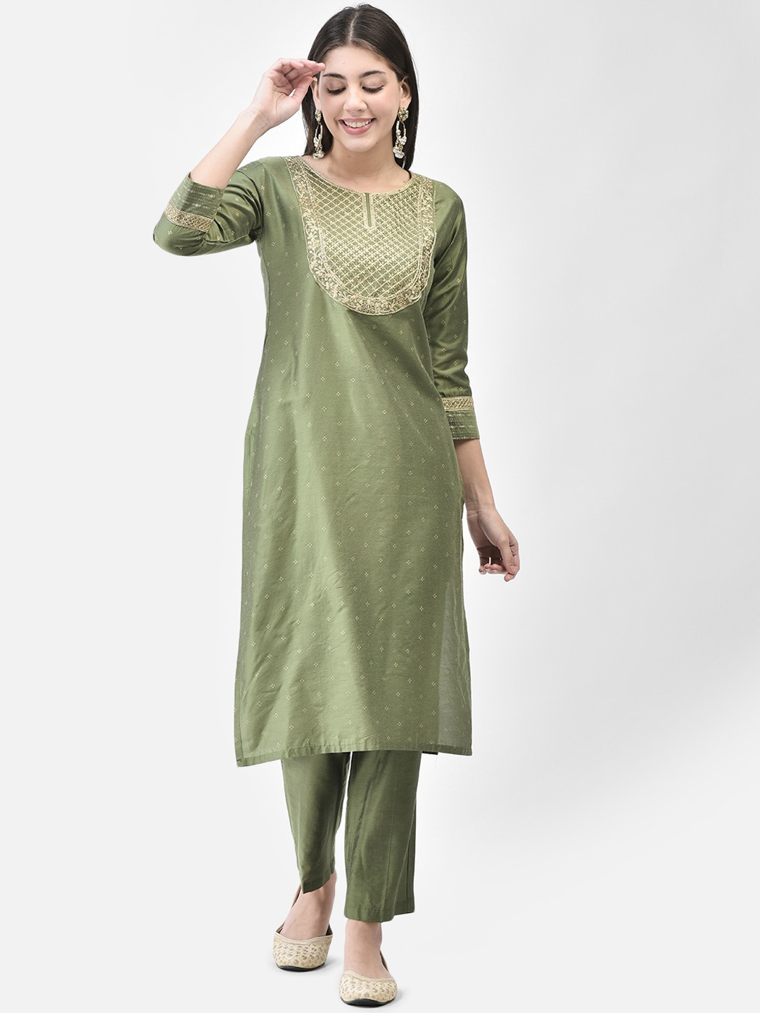 

Span Ethnic Motifs Yoke Embroidered Straight Kurta, Green