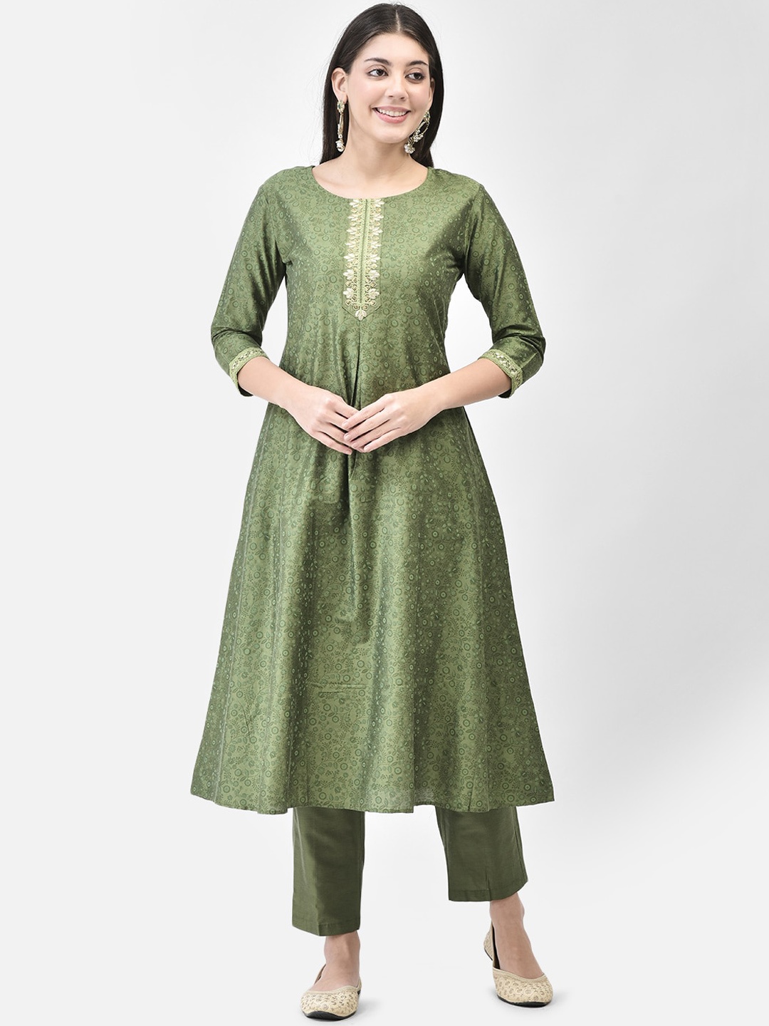

Span Floral Printed Thread Work A-Line Kurta, Green