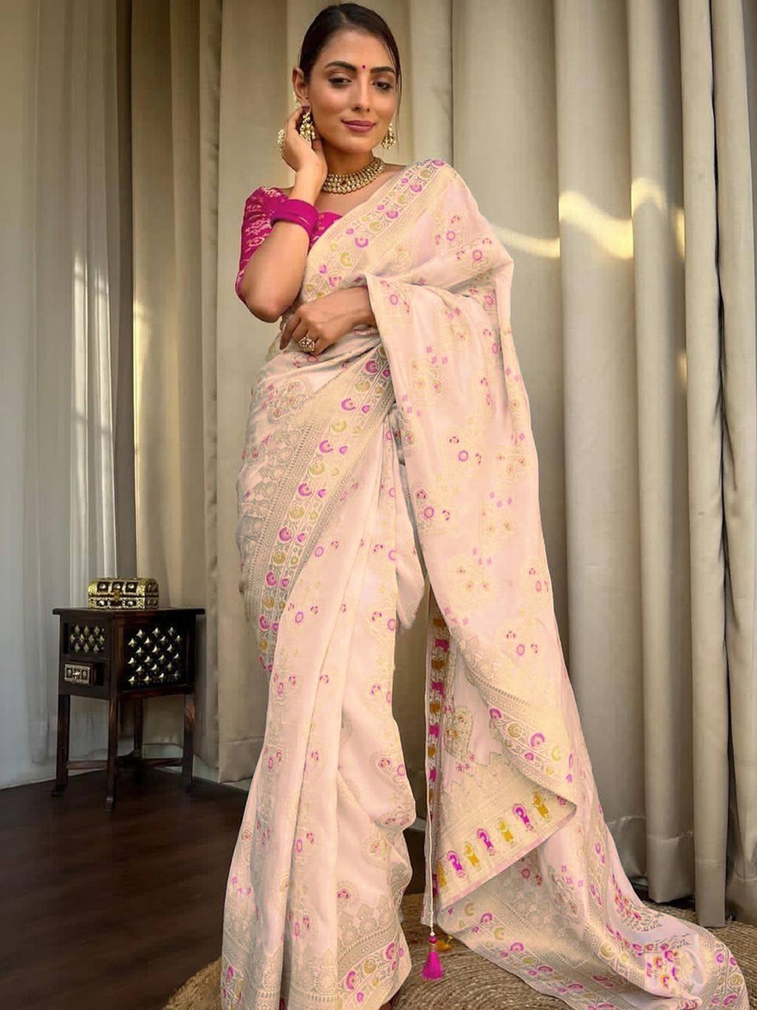 

Mitera Off White & Pink Ethnic Motifs Woven Design Zari Saree