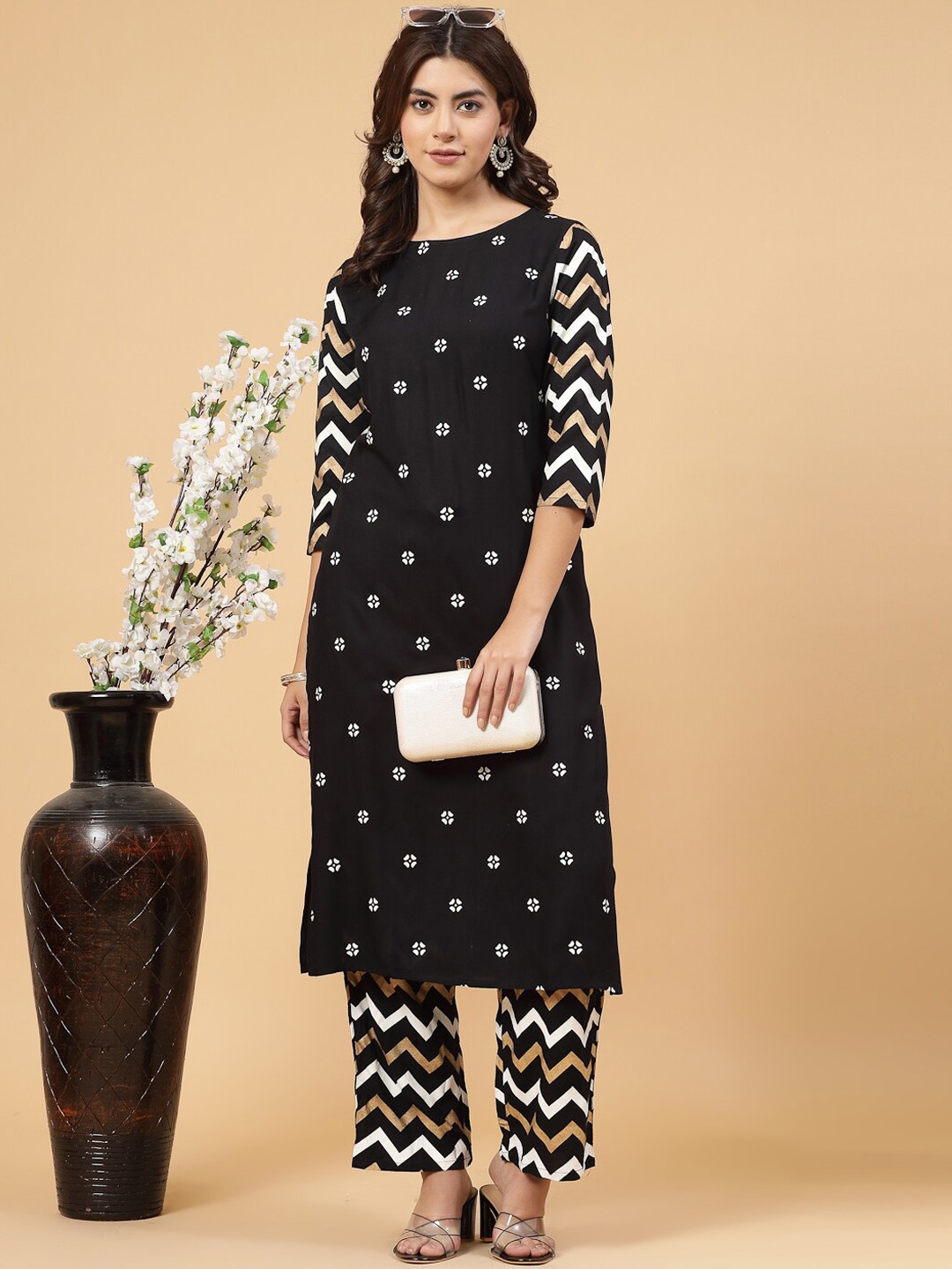 

Rigo Printed Kurta with Palazzos Set, Black