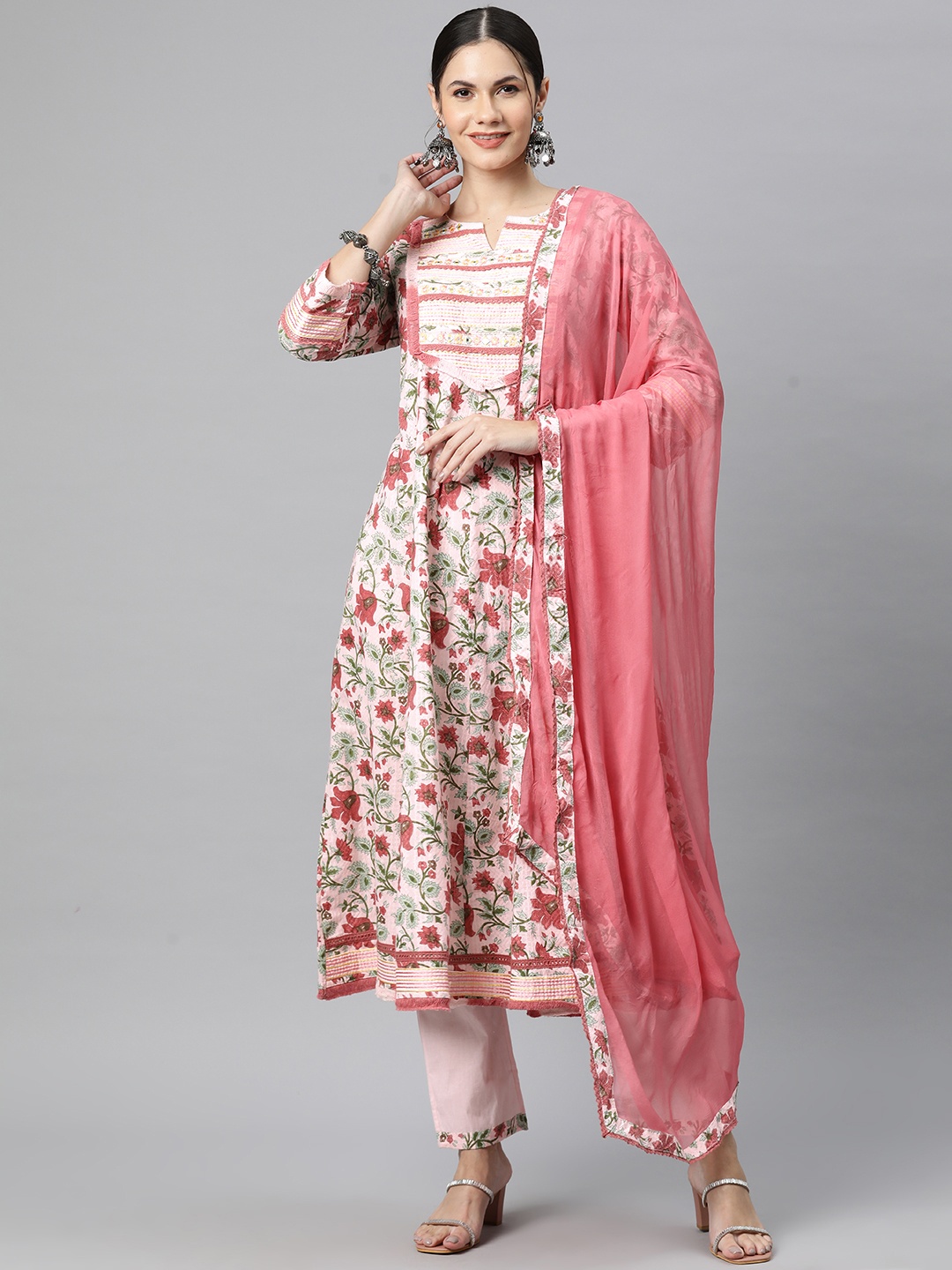 

ReadiprintFloral Printed Pleated Mirror Work Pure Cotton Kurta Set, Pink