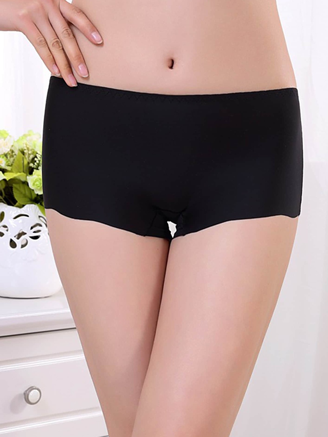 

LULU & SKY Seamless Irregular Edge Mid-Rise Boy Shorts Brief, Black