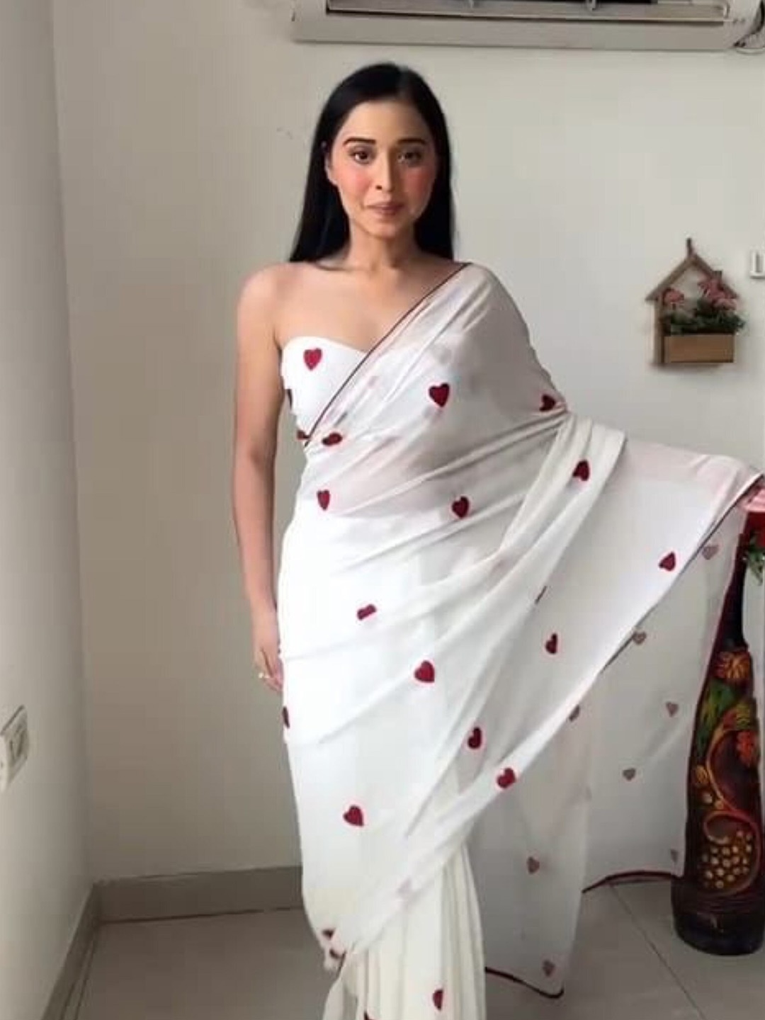 

ZEEPKART Ethnic Motifs Printed Embroidered Saree, White