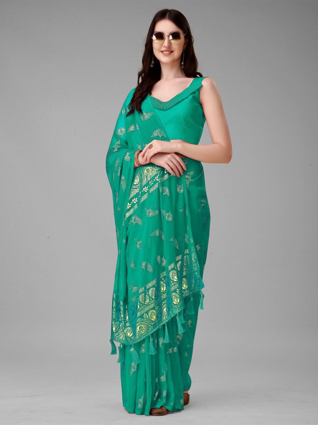 

ZEEPKART Woven Design Saree, Green