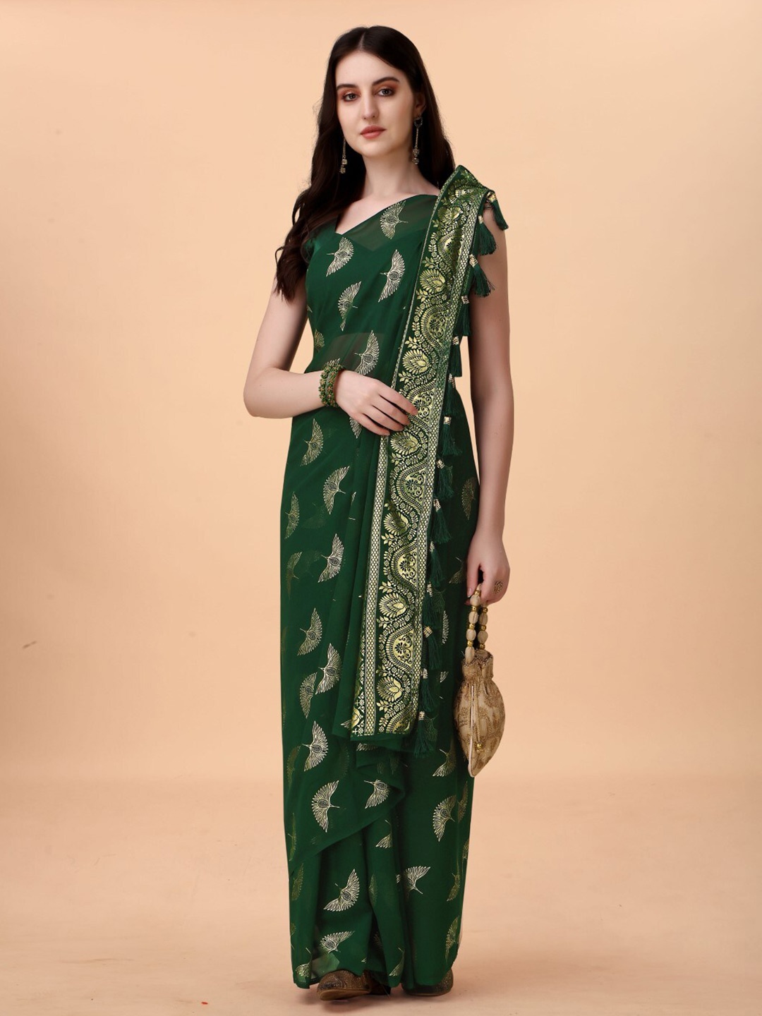 

ZEEPKART Floral Printed Saree, Green