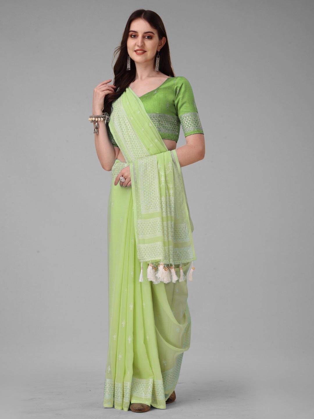 

ZEEPKART Ethnic Motifs Printed Saree, Olive