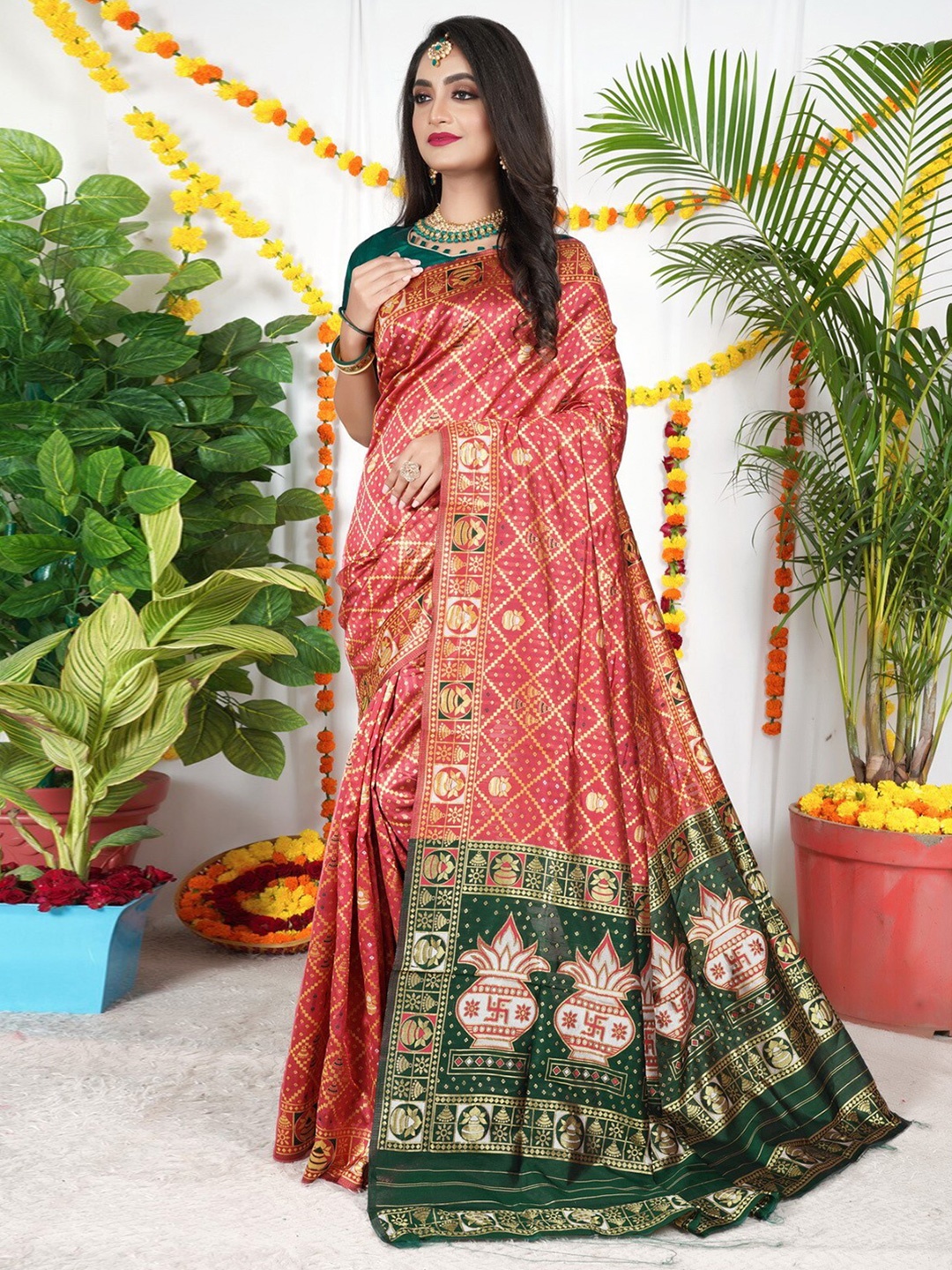 

ZEEPKART Ethnic Motifs Woven Design Zari Saree, Pink