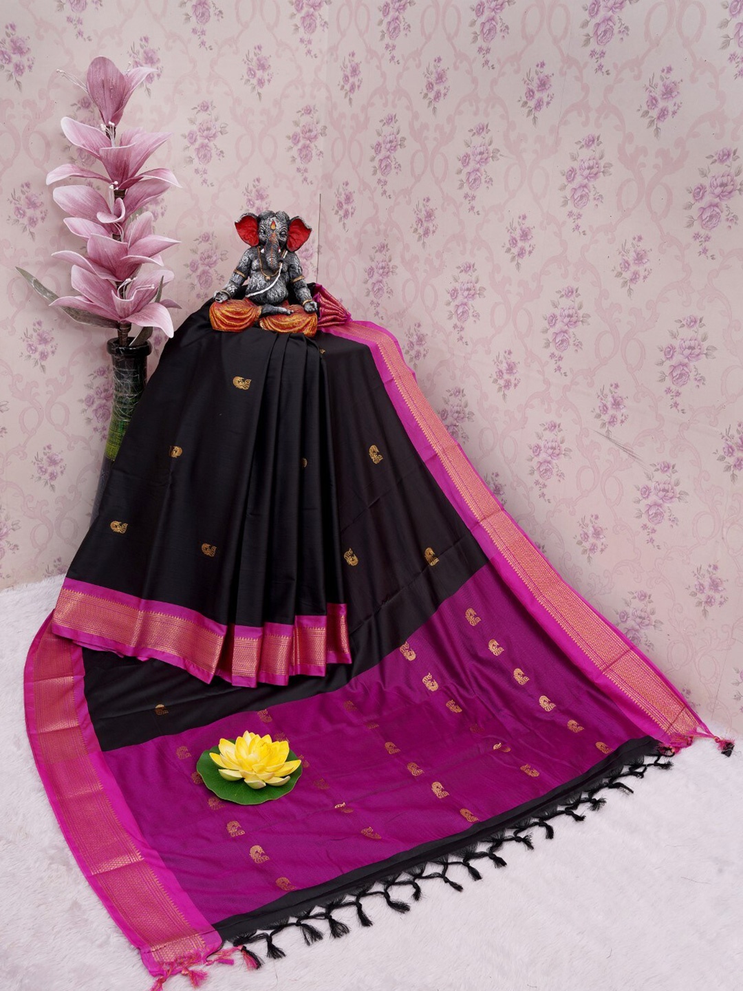 

ZEEPKART Pink Woven Design Silk Cotton Saree, Black