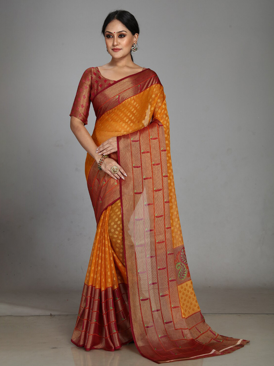 

Sitanjali Polka Dots Printed Saree, Yellow