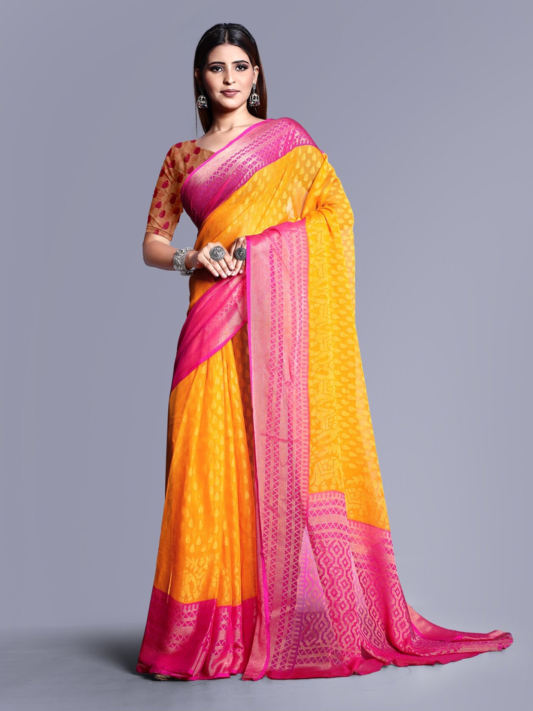 

Sitanjali Printed Brasso Saree, Yellow