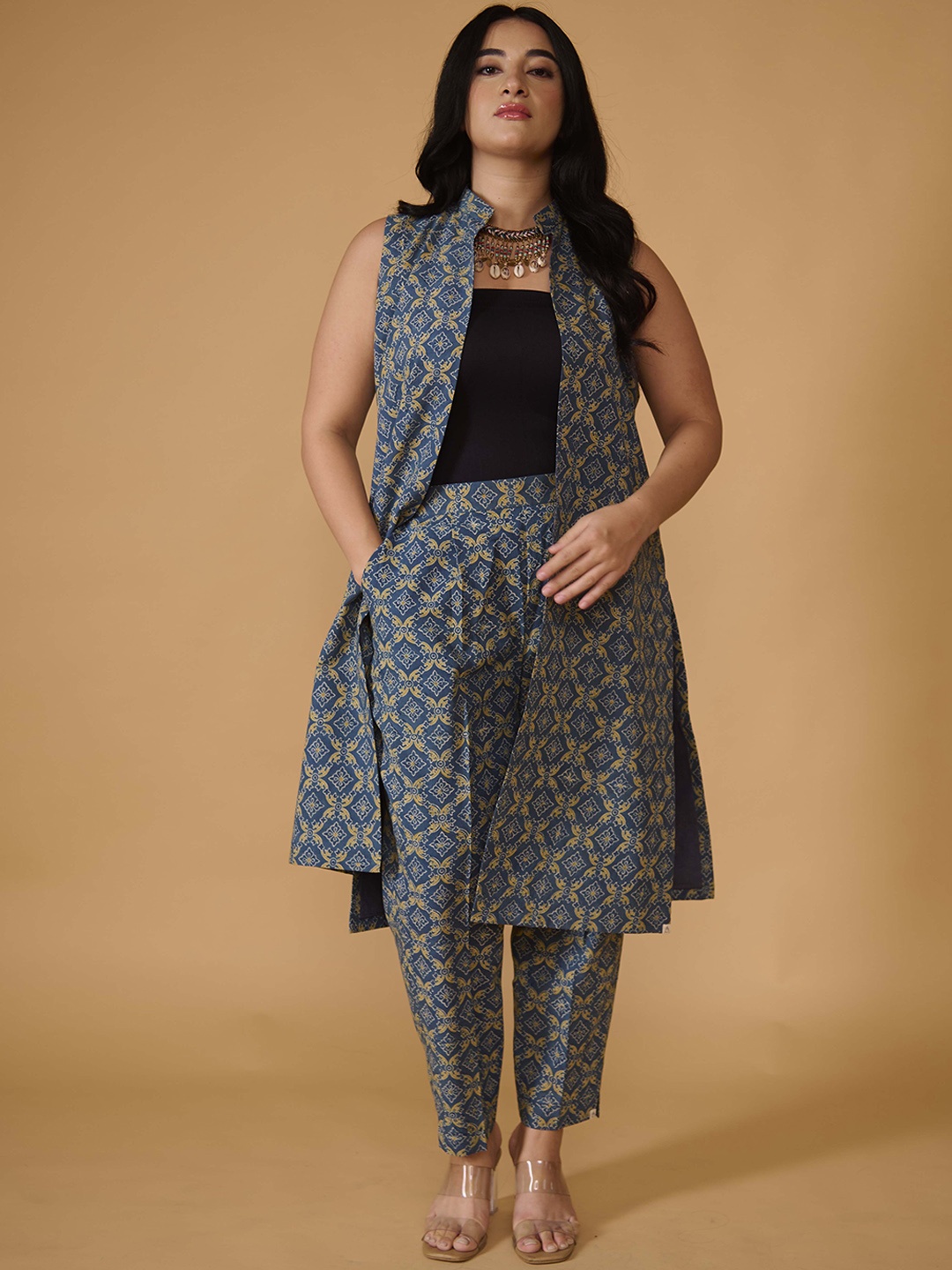 

TSUCCHI TRADITIONS Ajrakh Printed Pure Cotton Shrug With Trousers, Blue