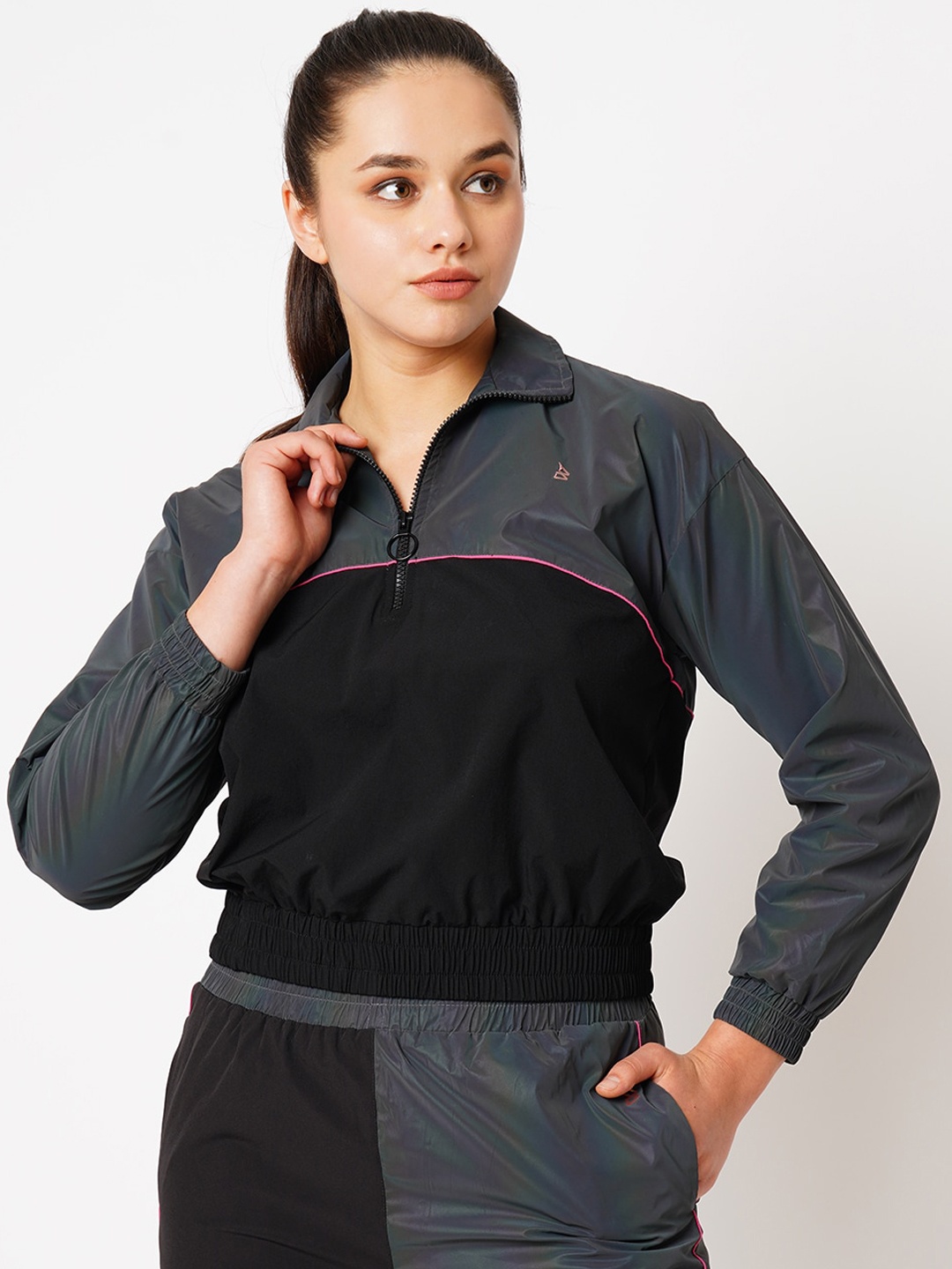 

BODD ACTIVE Colourblocked Spread Collar Lightweight Crop Running Sporty Jacket, Black