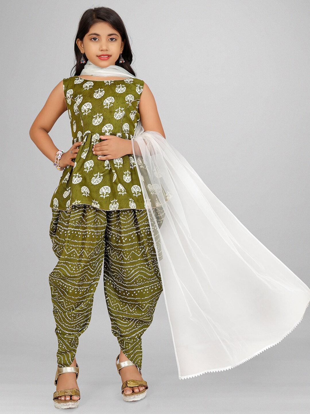 

BAESD Girls Green Floral Printed Regular Kurta with Dhoti Pants & With Dupatta
