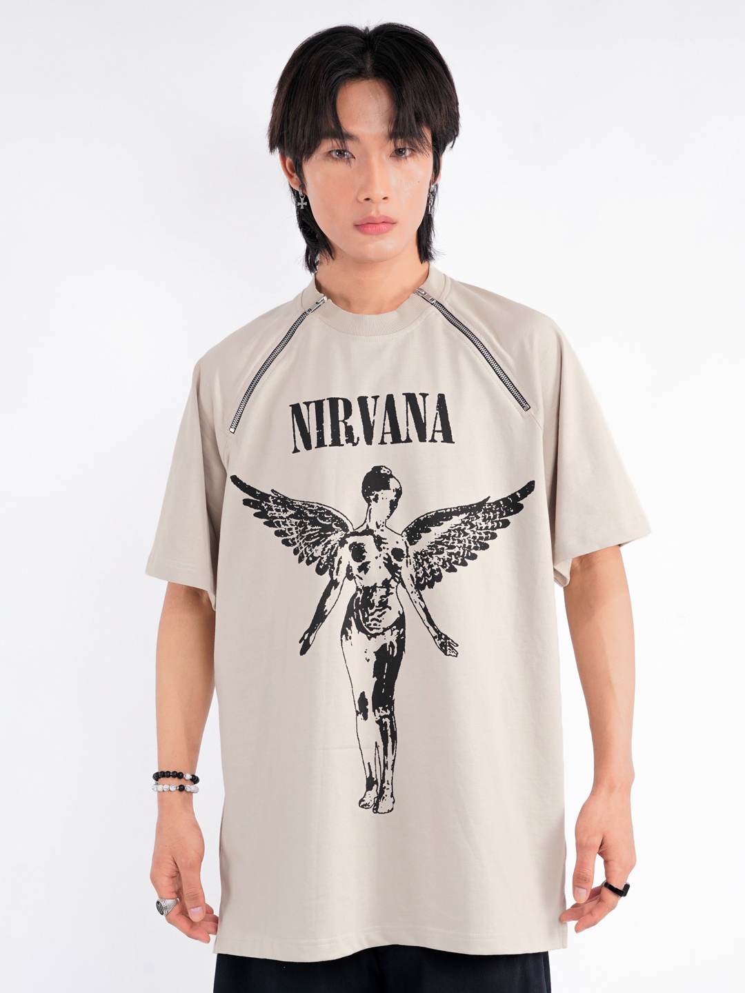 

UNRL Men Typography Printed Drop-Shoulder Sleeves Pure Cotton Oversized T-shirt, Beige
