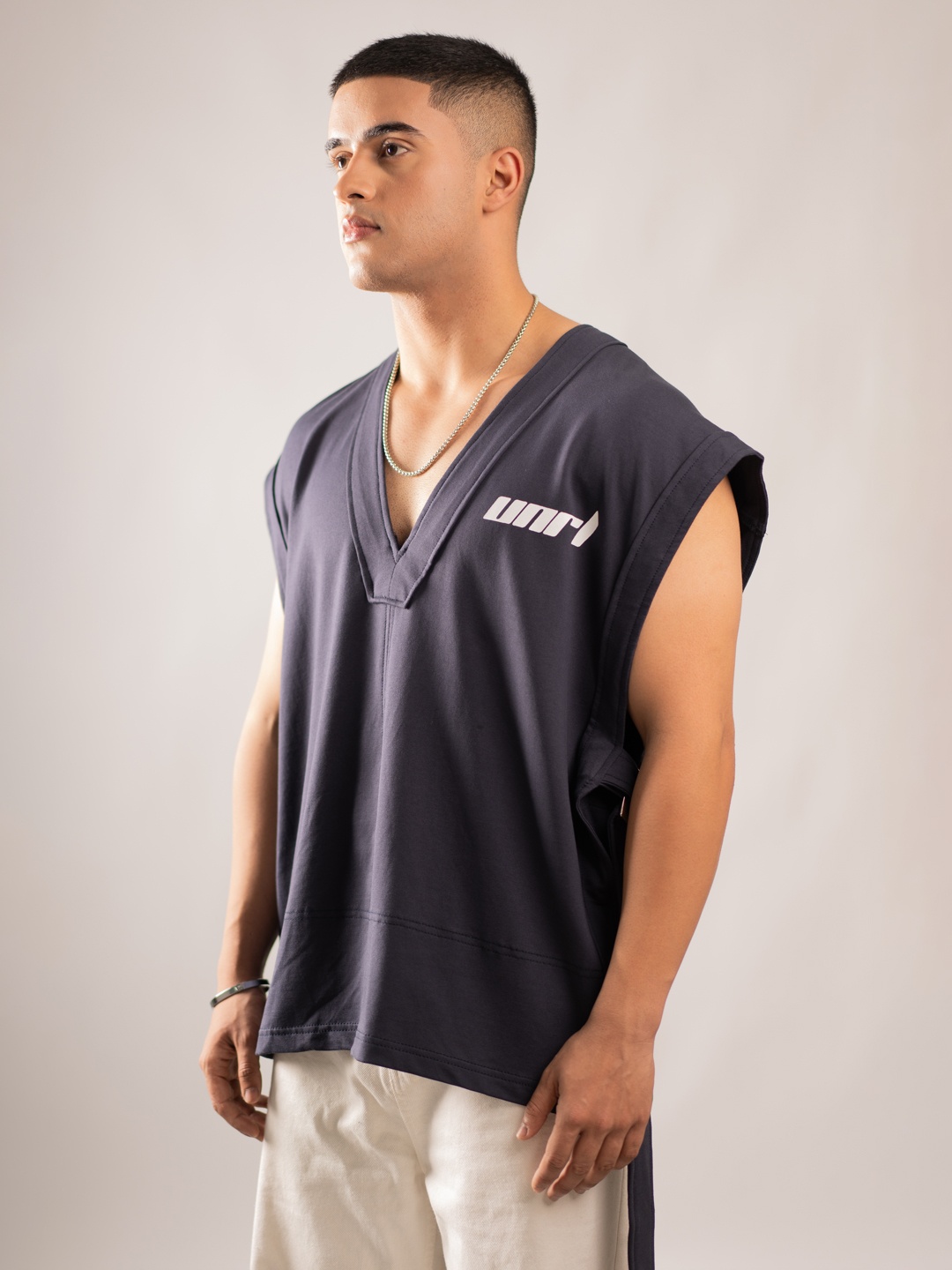 

UNRL Men Printed V-Neck Pure Cotton Oversized T-shirt, Black