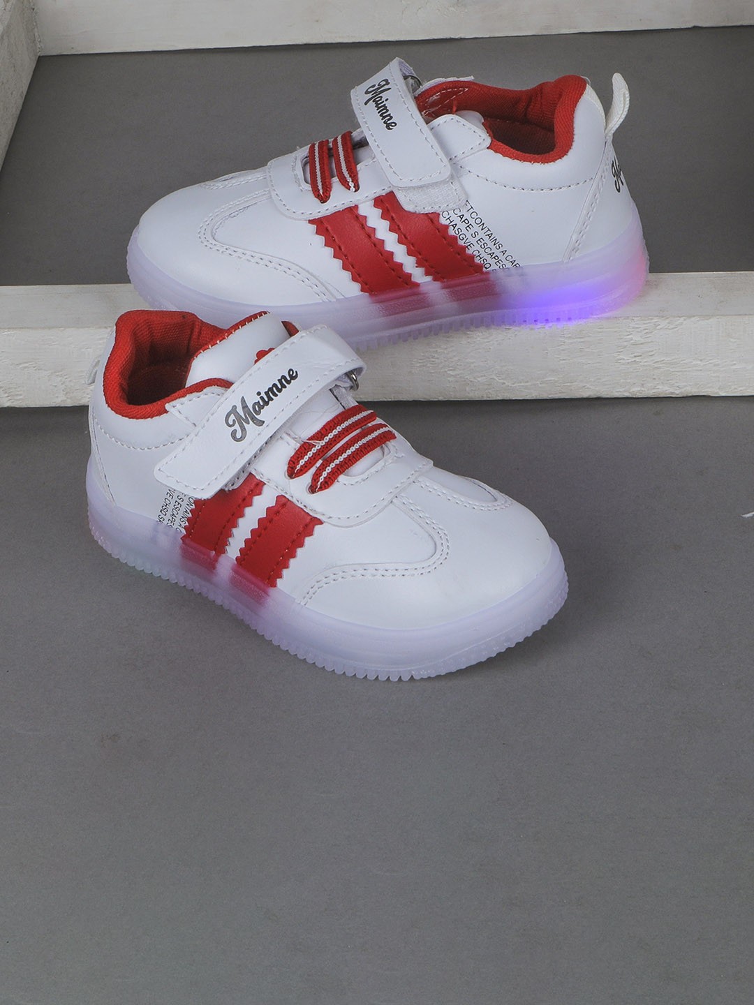 

BAESD Kids Colourblocked LED Sneakers, White