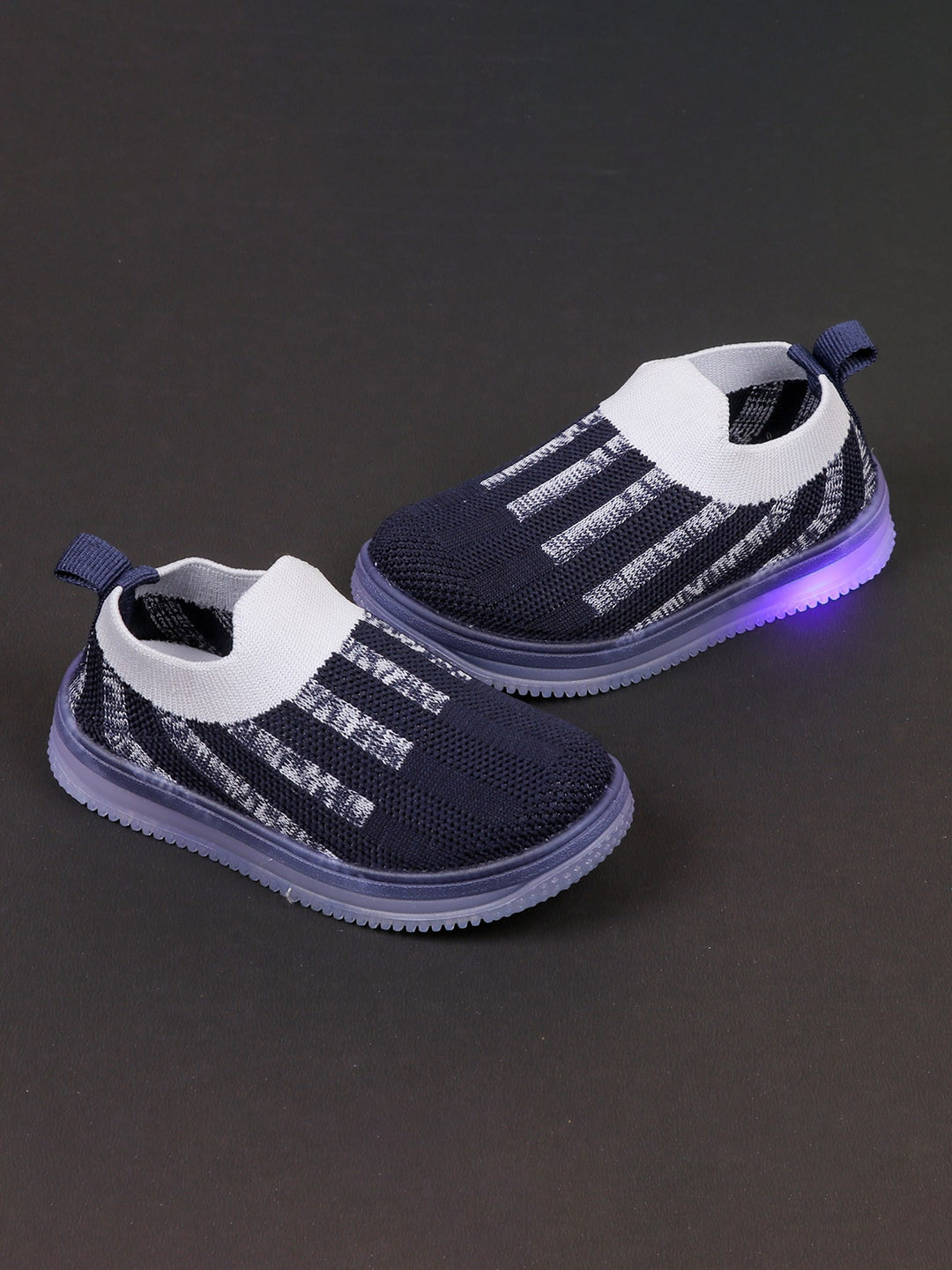 

BAESD Kids Textured LED Sneakers, Blue