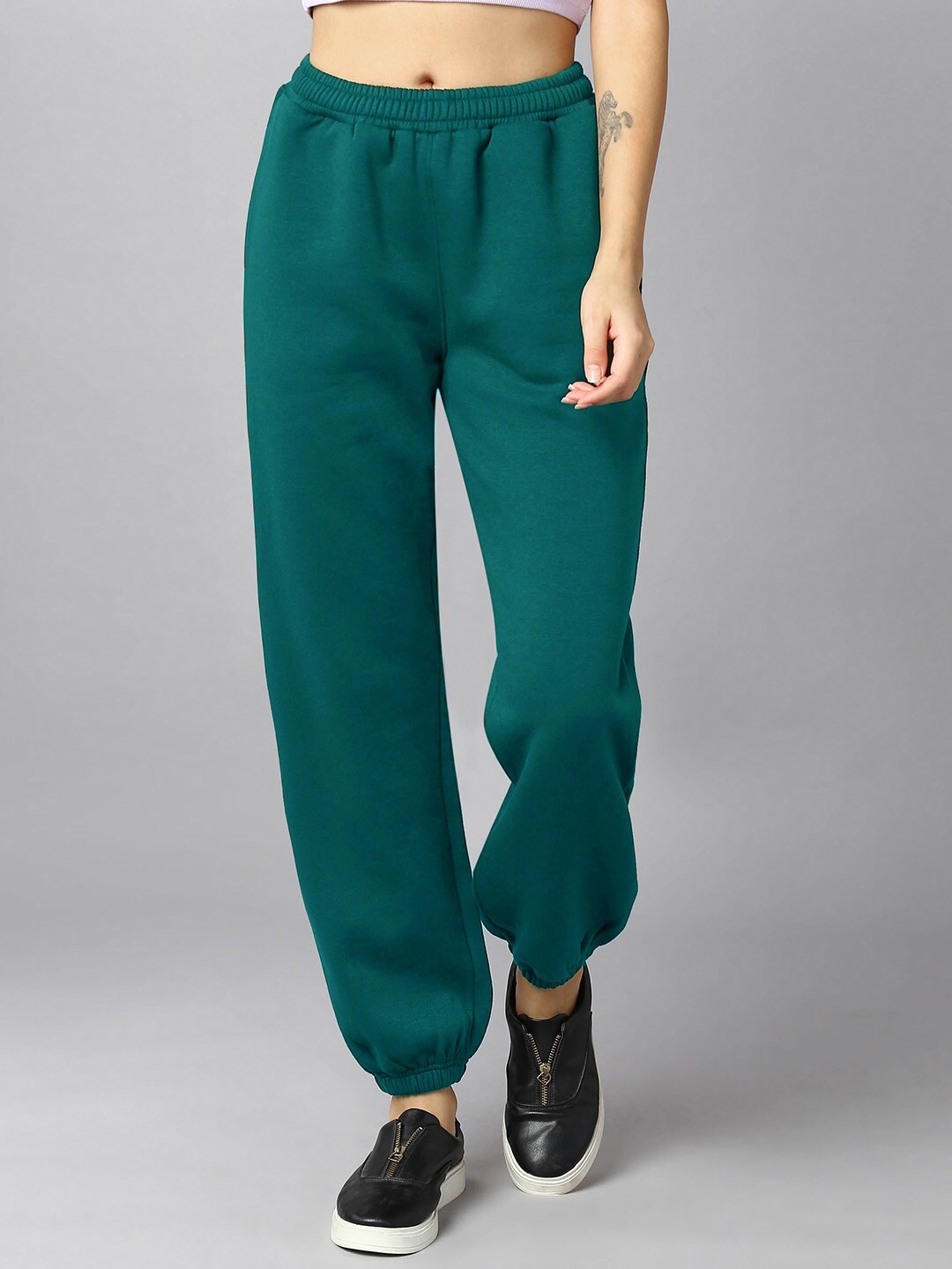 

The Roadster Lifestyle Co. Women Green Mid-Rise Cotton Fleece Joggers