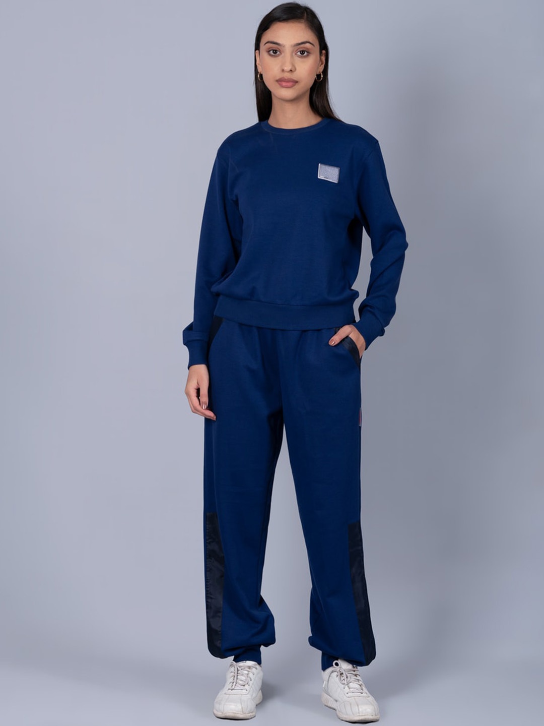 

Muvazo Round Neck Sweatshirt With Joggers, Blue
