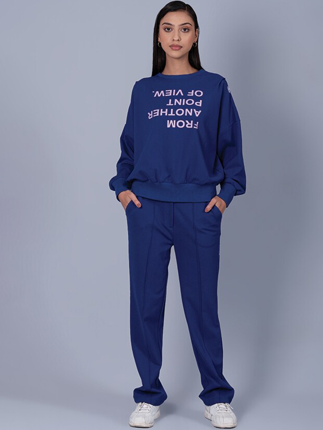 

Muvazo Typography Printed Sweatshirt & Trousers, Blue