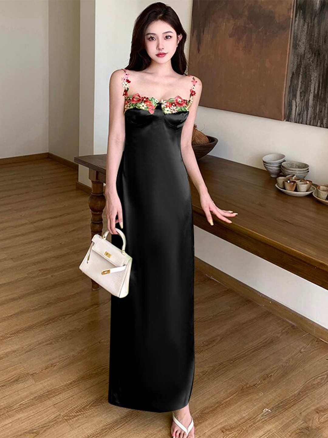 

StyleCast Black Shoulder Straps Sleeveless Maxi Dress