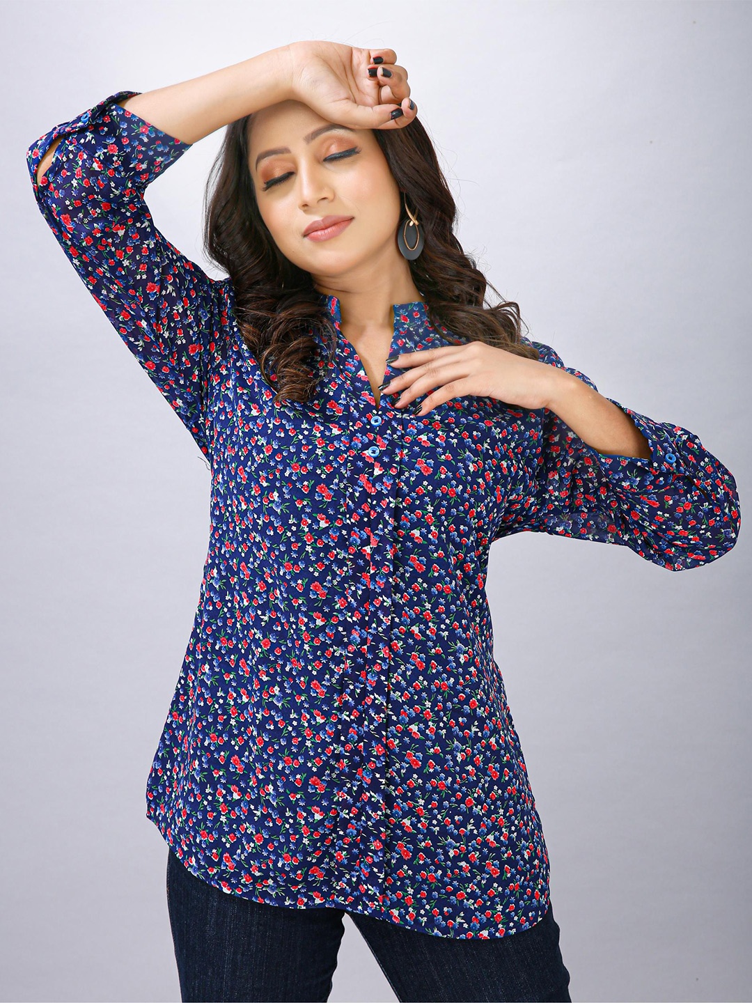 

MAIYEE Floral Printed Mandarin Collar Cuffed Sleeves Pleated Detail Shirt Style Top, Blue
