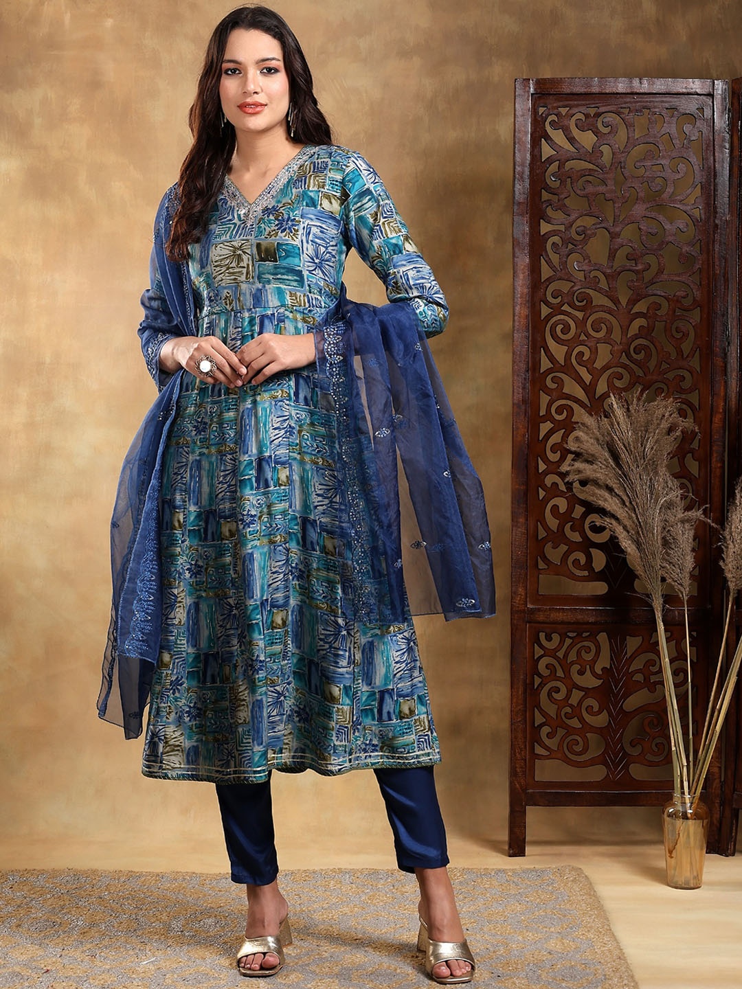 

Bani Women Abstract Printed Sequinned Kurta with Trousers & Dupatta, Blue