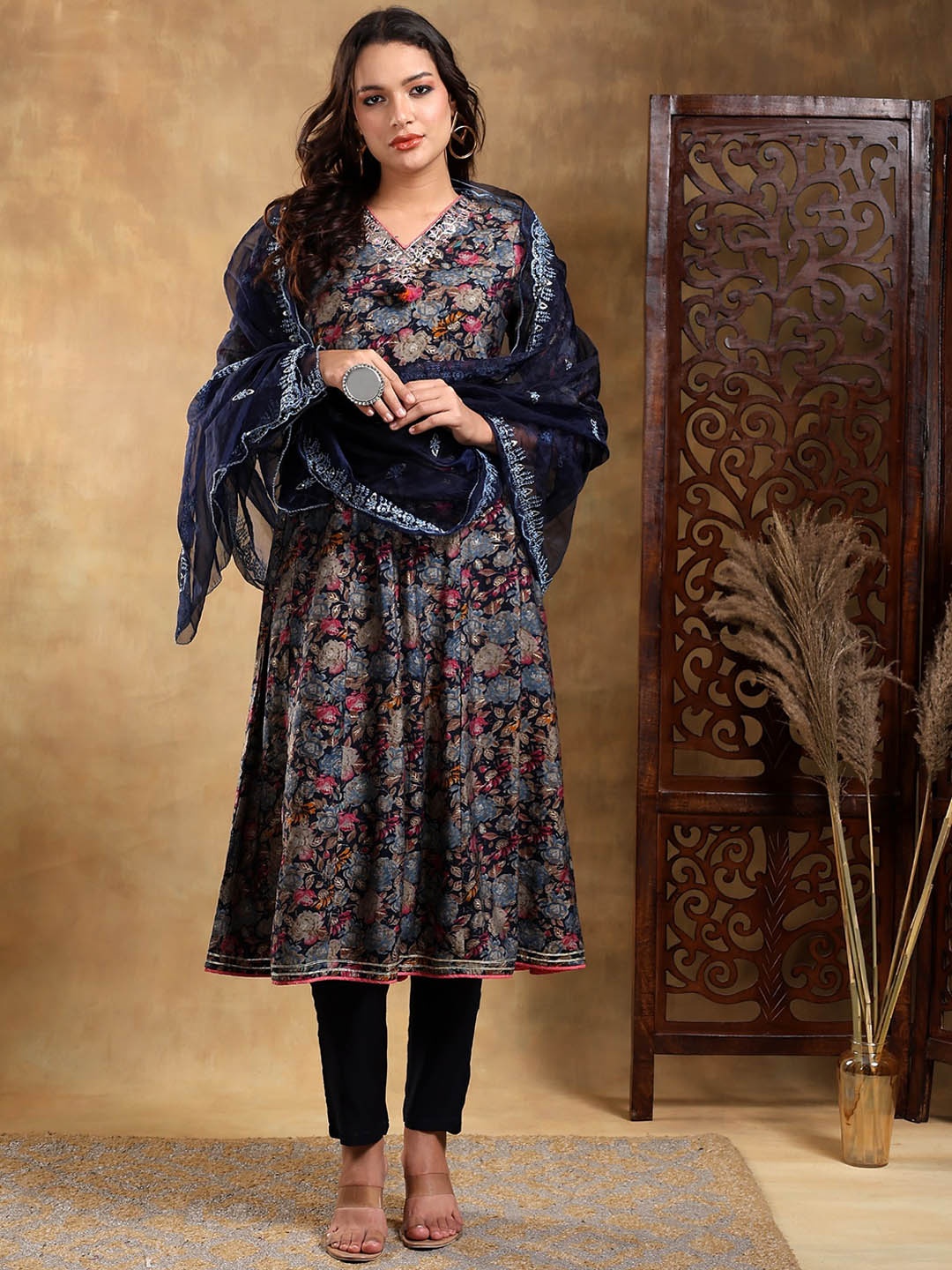 

Bani Women Floral Printed Zari V-Neck A-Line Regular Kurta & Trousers With Dupatta, Blue