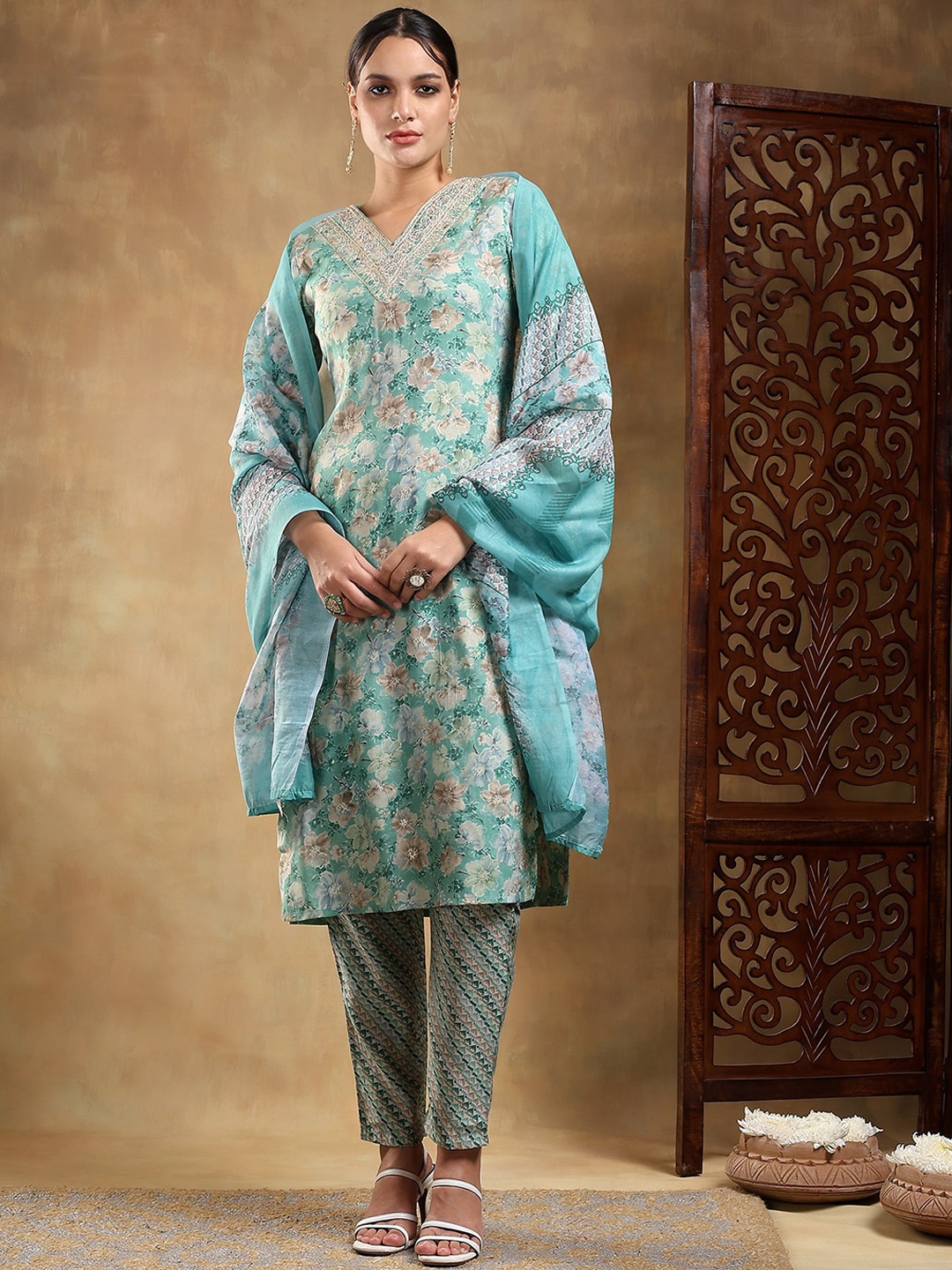 

Bani Women Floral Print Embroidered Regular Kurta with Trousers & Dupatta, Green