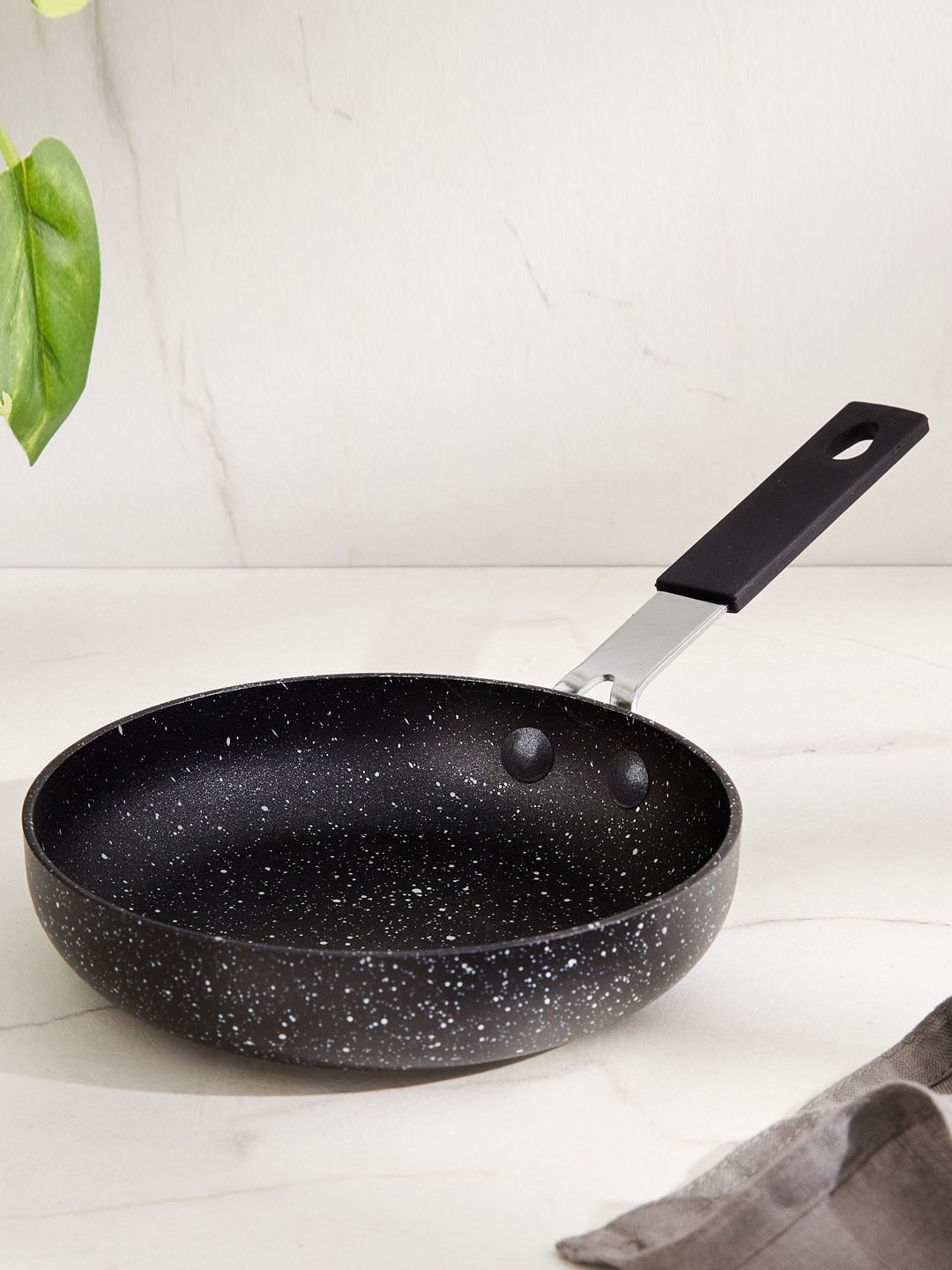 

Home Centre Chef Special Black Aluminium Mini Fry Pan - 14cm