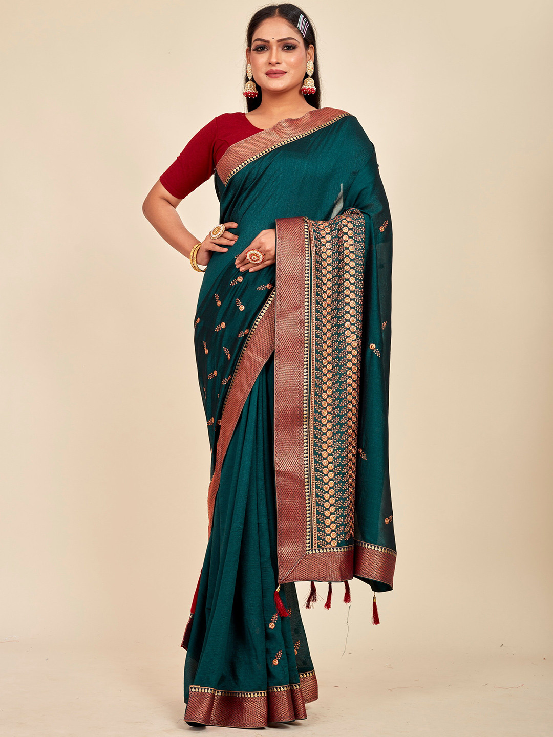 

MAHALASA Embellished Embroidered Art Silk Saree, Olive