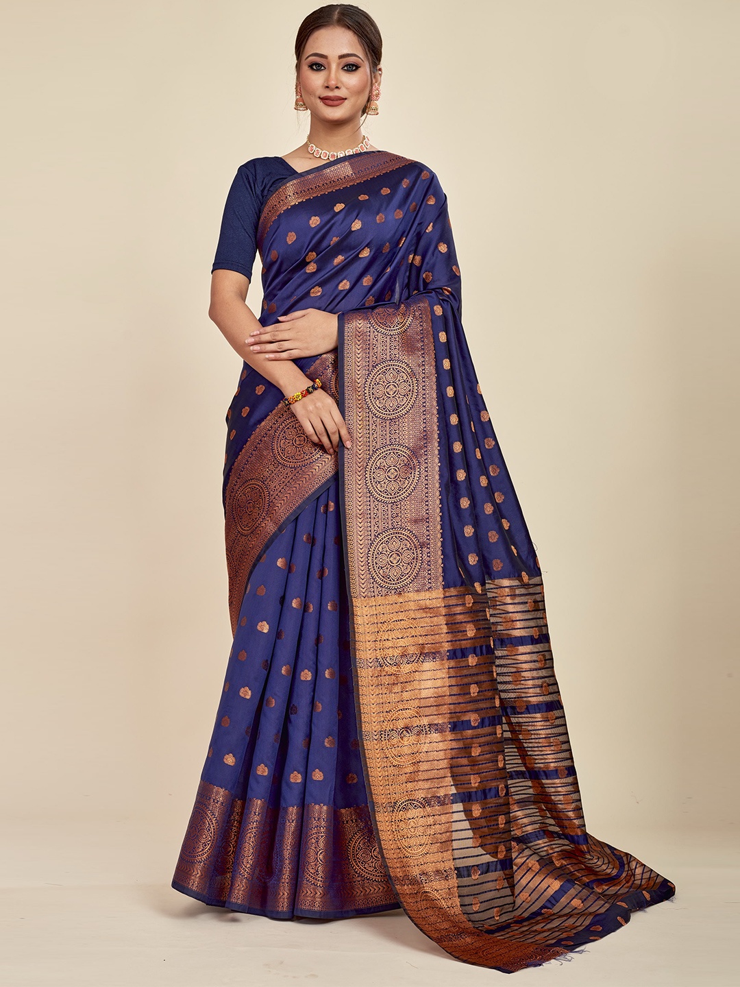 

MAHALASA Ethnic Motifs Woven Design Embroidered Saree, Navy blue