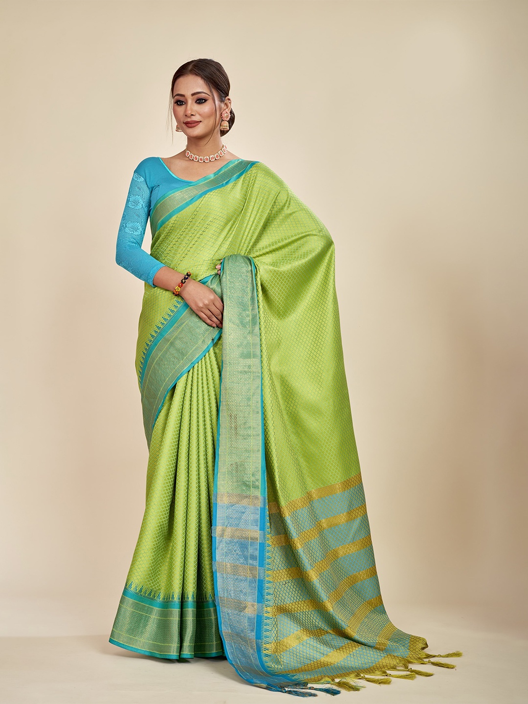 

MAHALASA Geometric Woven Design Zari Saree, Green