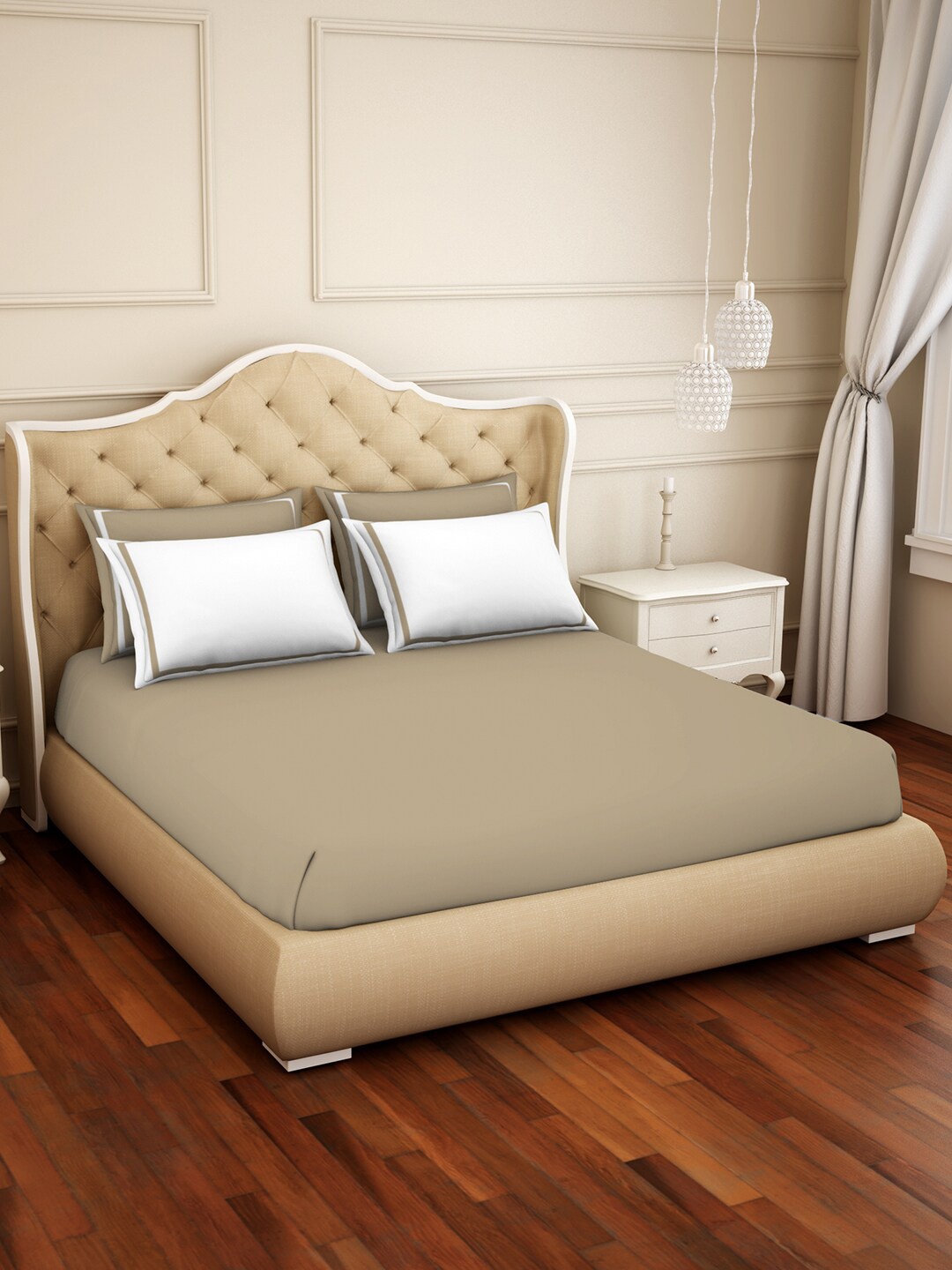 

SPACES Hygro Hygro Brown & White Cotton 350 TC King Bedsheet with 4 Pillow Covers