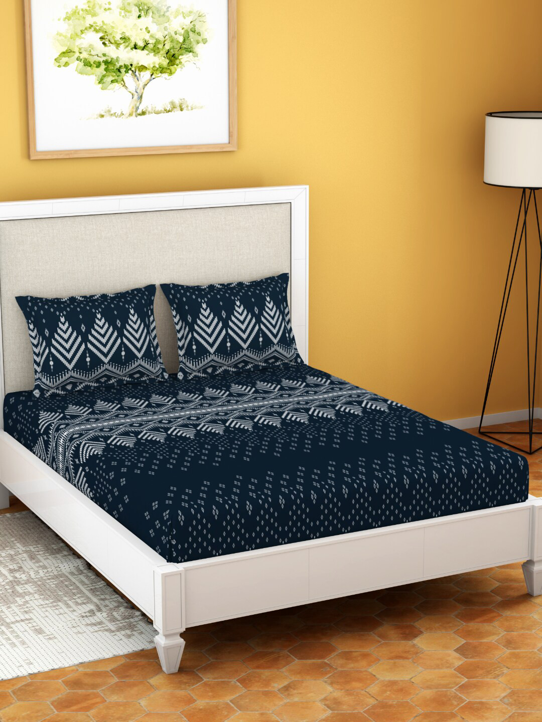

SPACES estaa Blue and White Floral 144 TC King Bedsheet with Pillow Covers