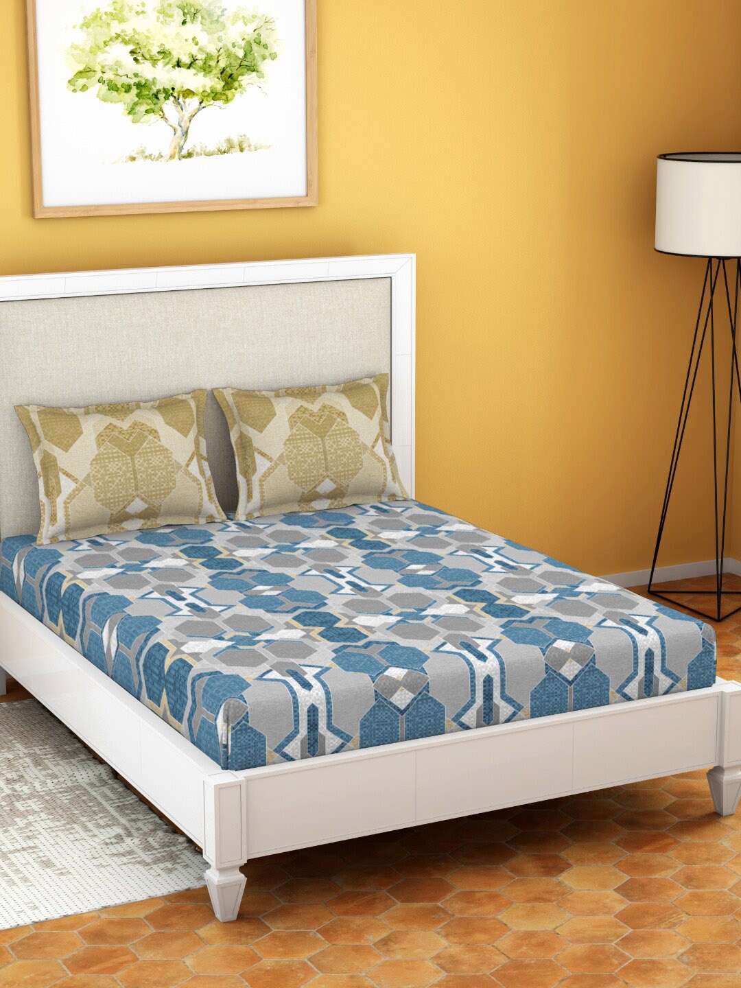 

SPACES Estaa Grey Geometric Pure Cotton 144 TC King Bedsheet with Pillow Covers