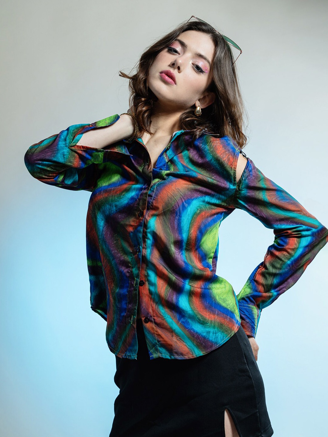 

Stylecast X Hersheinbox Blue & Green Abstract Printed Casual Shirt