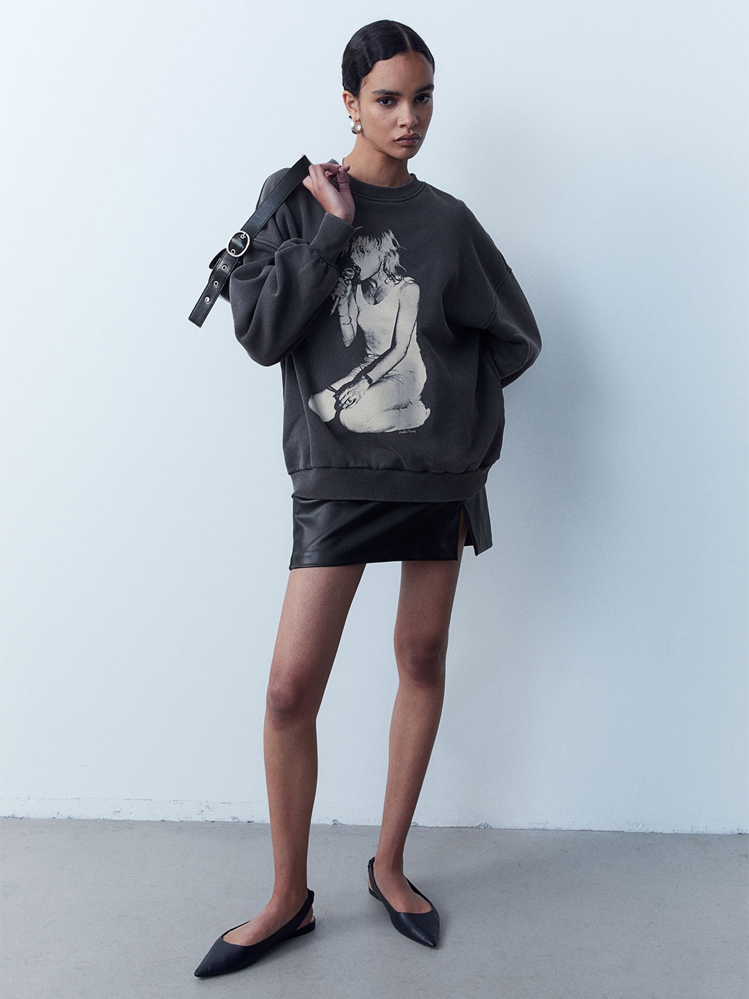 

H&M Oversized Printed Sweatshirt, Black