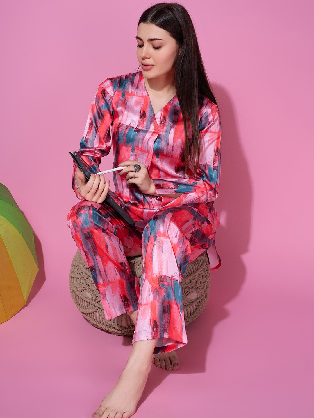 

Bannos Swagger Pink & Blue Abstarct Printed Nightsuit