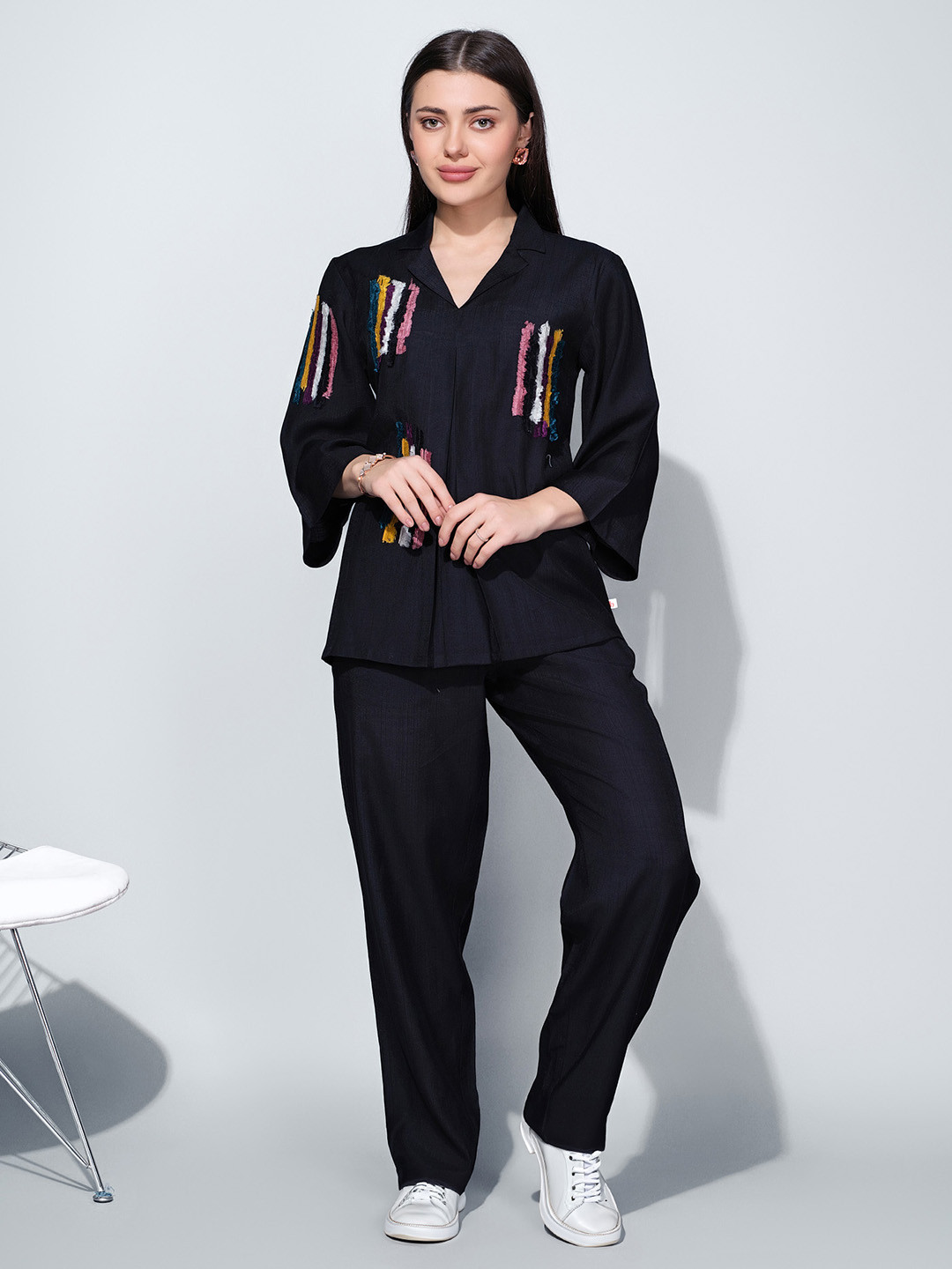 

Bannos Swagger Black & White Lace Detailing Notched Lapel Collar Night suit