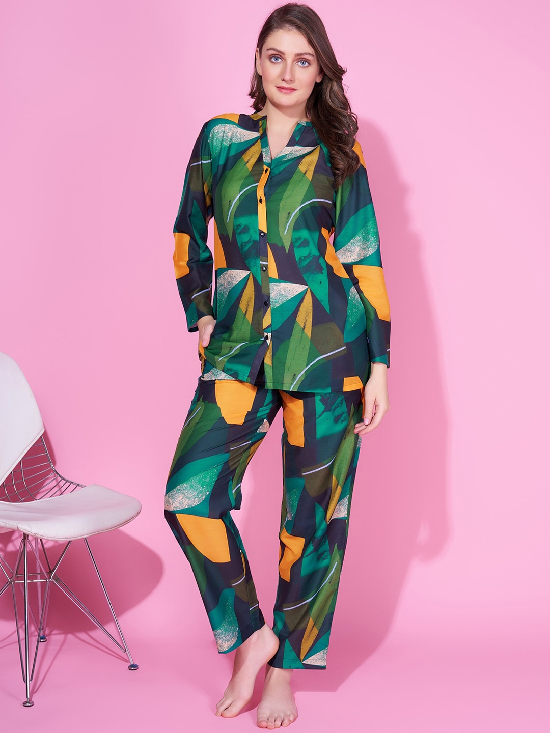 

Bannos Swagger Green & Orange Tropical Printed Nightsuit