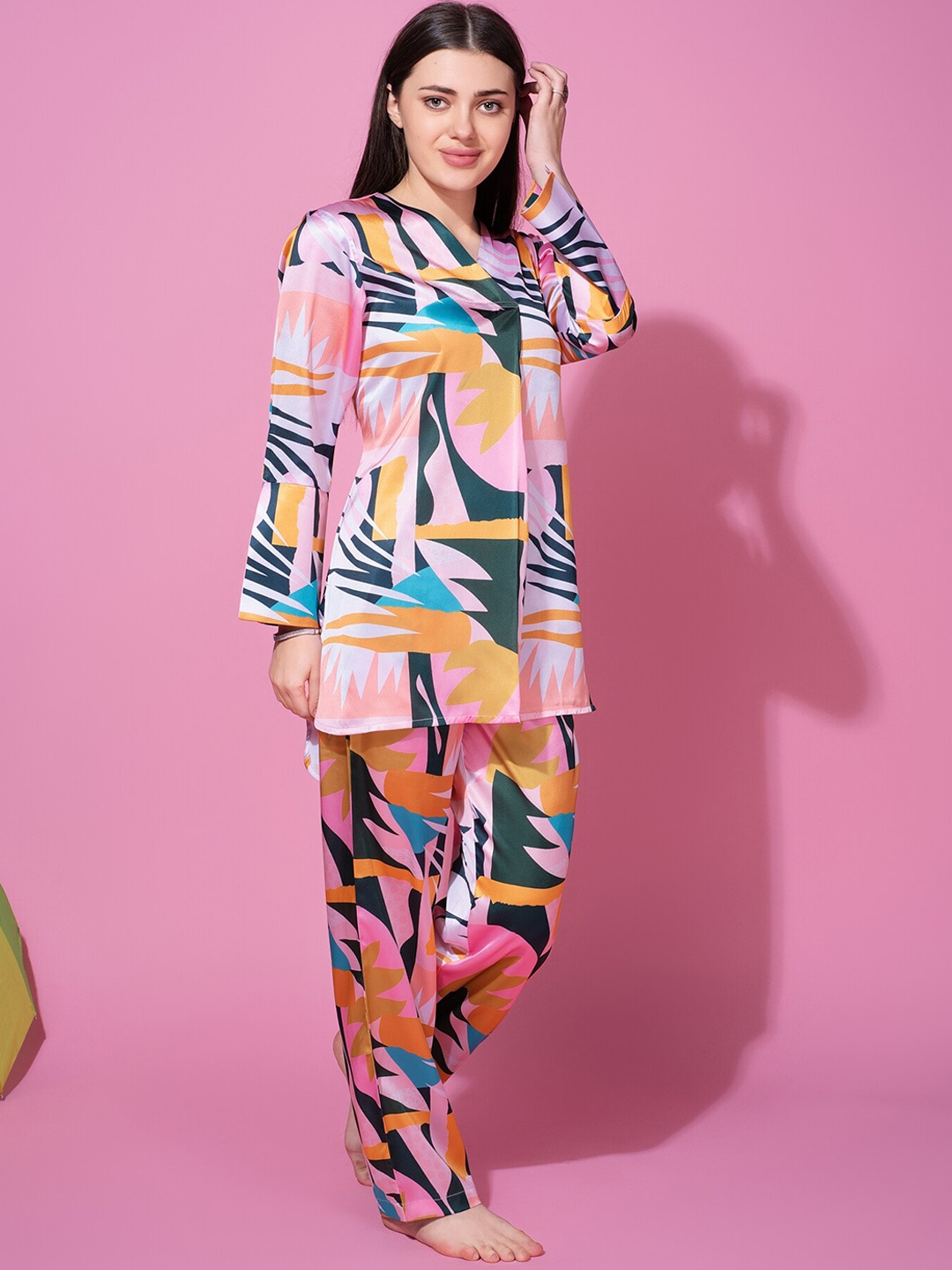 

Bannos Swagger Abstract Printed Top With Pyjamas, Pink