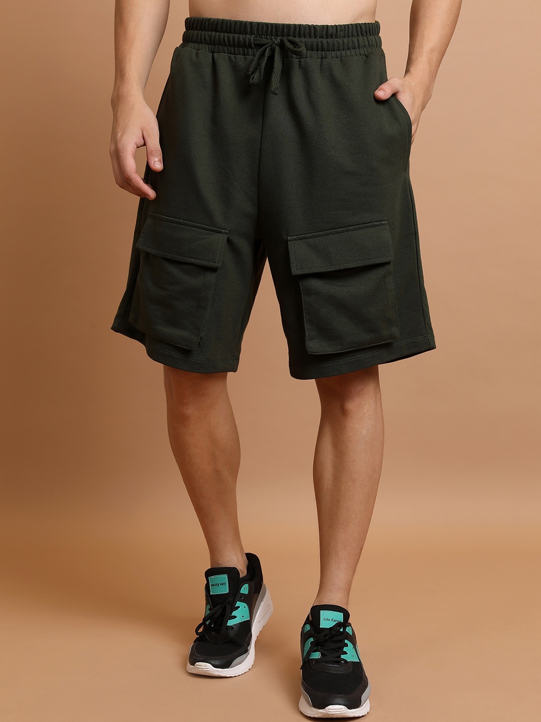 

HIGHLANDER Men Olive Green Mid-Rise Cargo Shorts