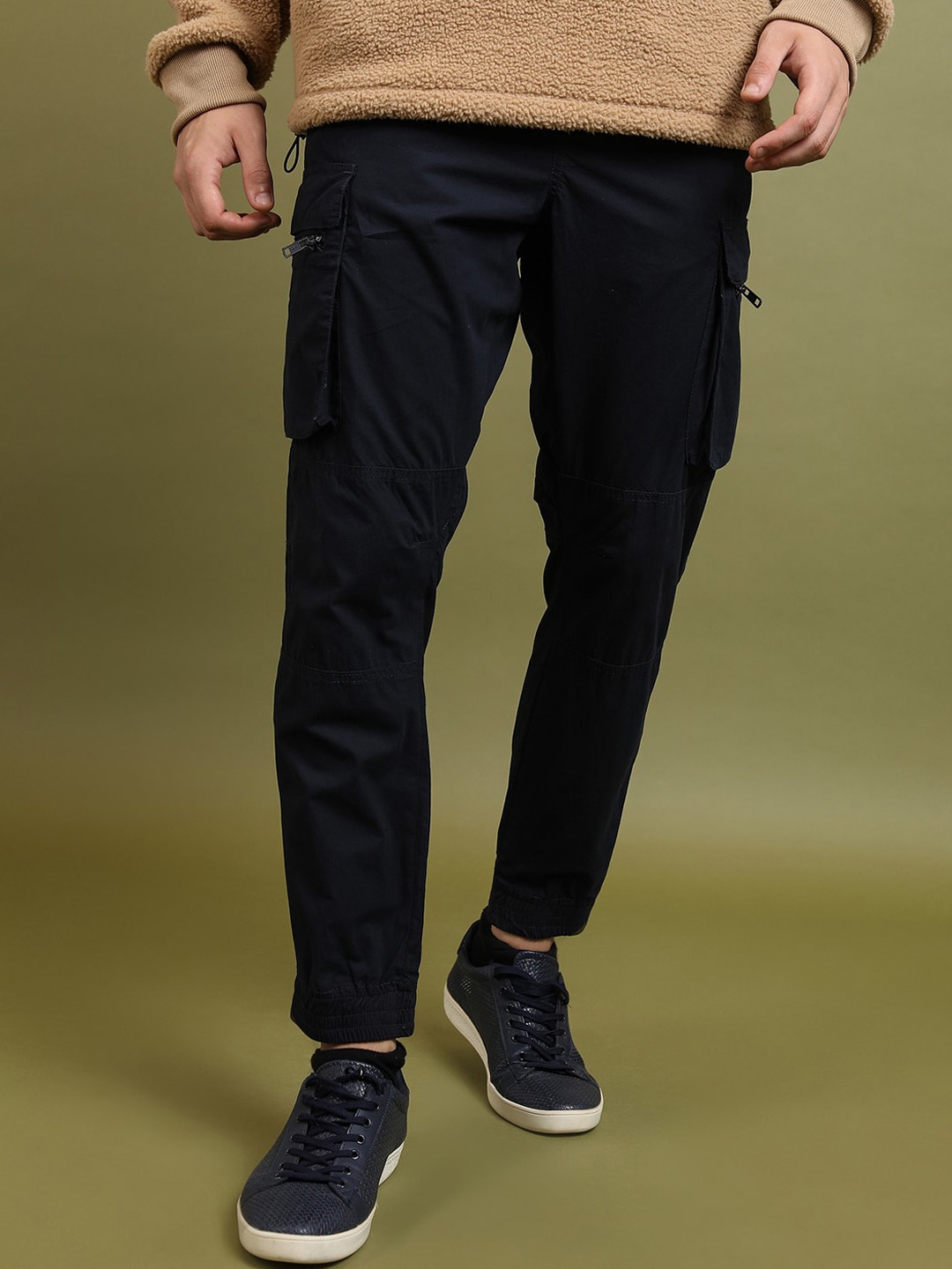 

HIGHLANDER Men Navy Blue Mid-Rise Cotton Cargo Joggers