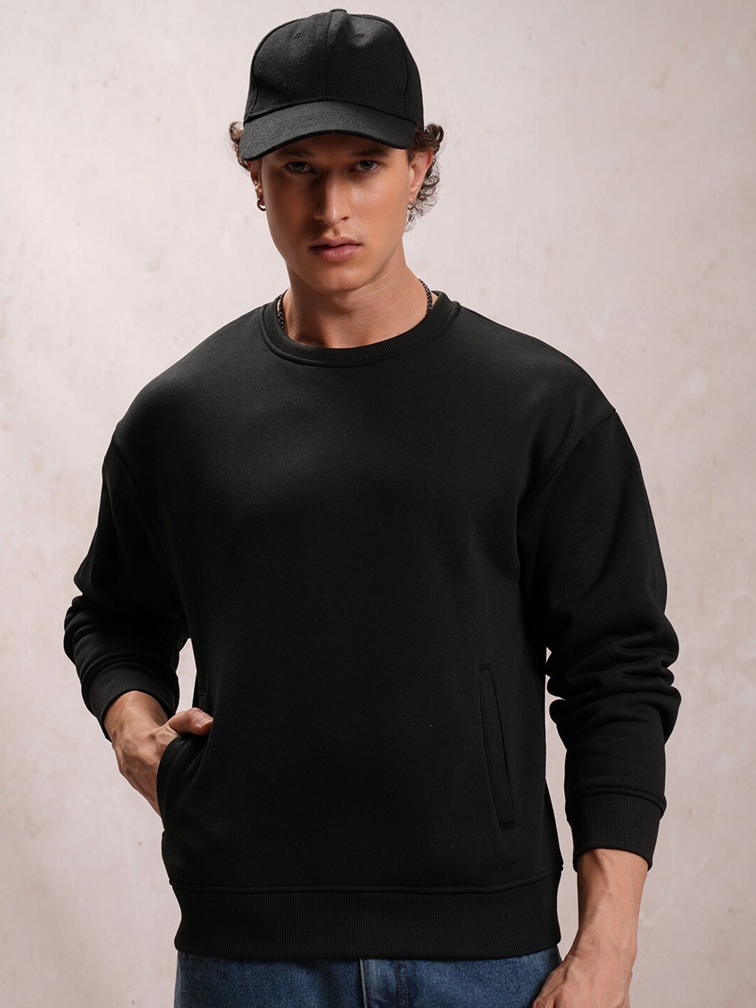 

HIGHLANDER Black Drop Shoulder Pullover