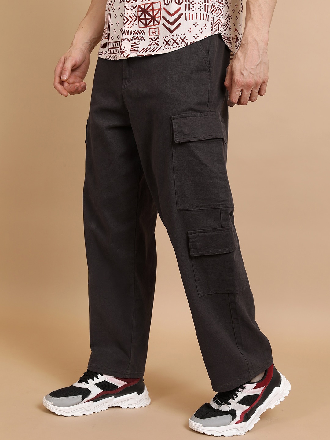 

HIGHLANDER Men Grey Mid-Rise Loose Fit Cargos Trousers