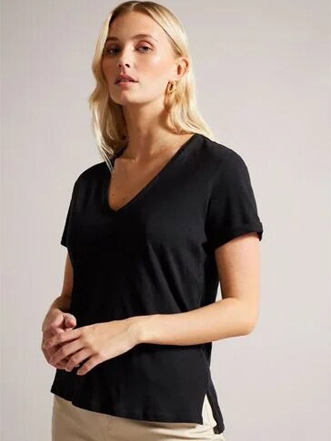 

COLOR CAPITAL Pack Of 2 V-Neck Short Sleeves Tops, Black